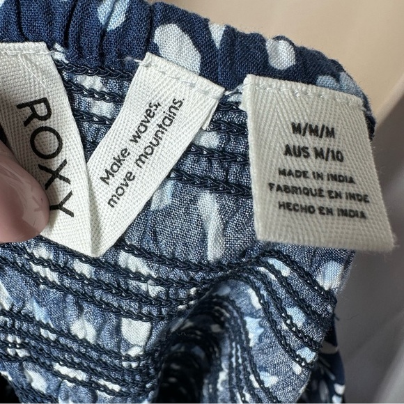 New ROXY Hello Petal Blue Indigo Smocked Mini Dress Sz M Ditsy Dot Peasant NWOT - Picture 4 of 8